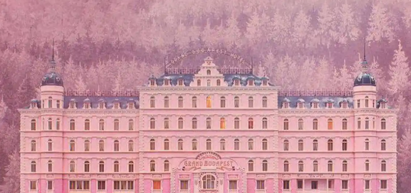 Review Film The Grand Budapest Hotel Estetika Visual